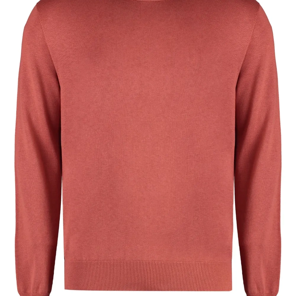 Рифленый свитер с круглым вырезом