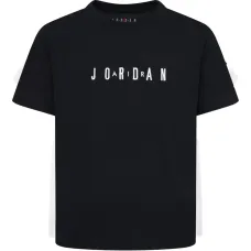 Футболка с вышитым логотипом