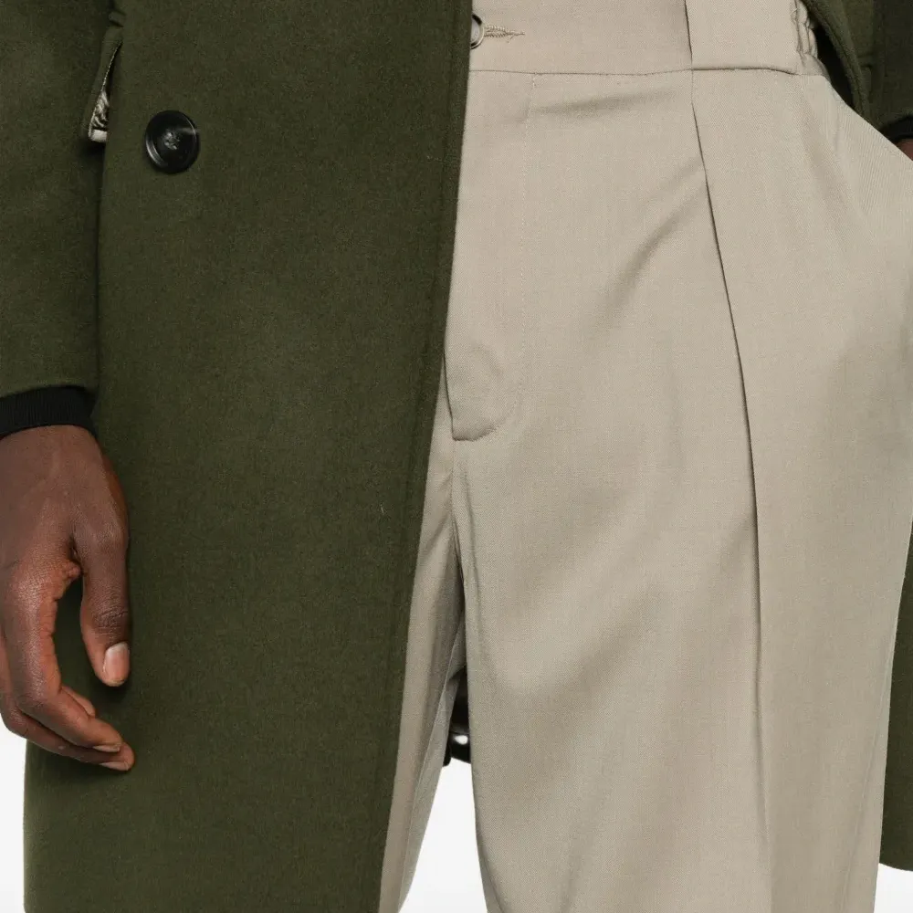 Брюки прямого кроя со складками