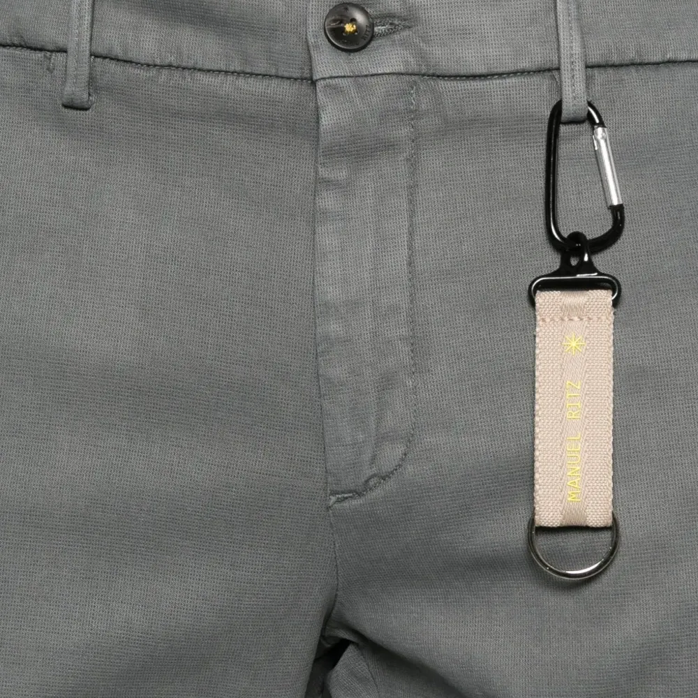 Плиссированные узкие брюки Плиссированные узкие брюки