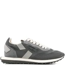 Кроссовки с логотипом