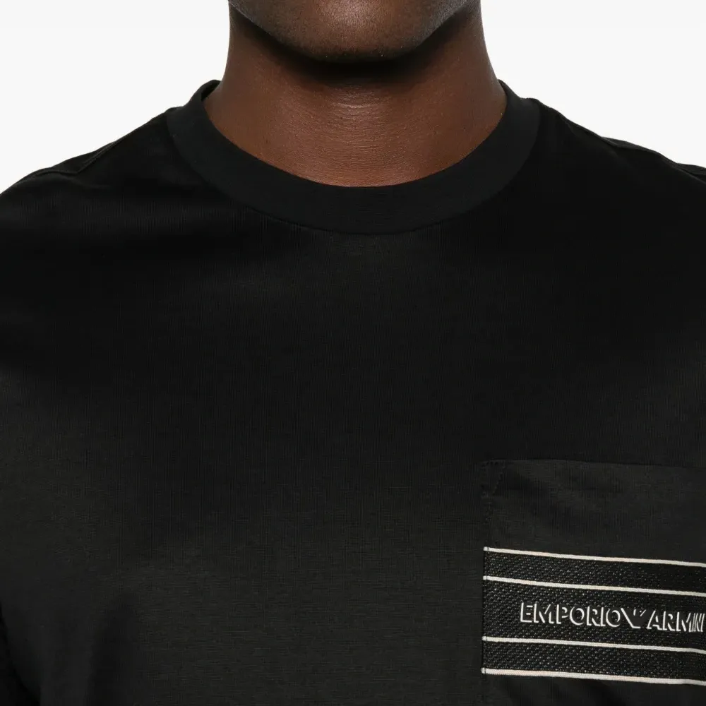 Футболка с логотипом