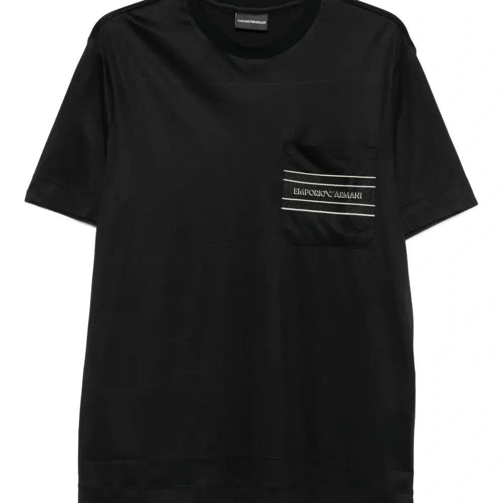 Футболка с логотипом