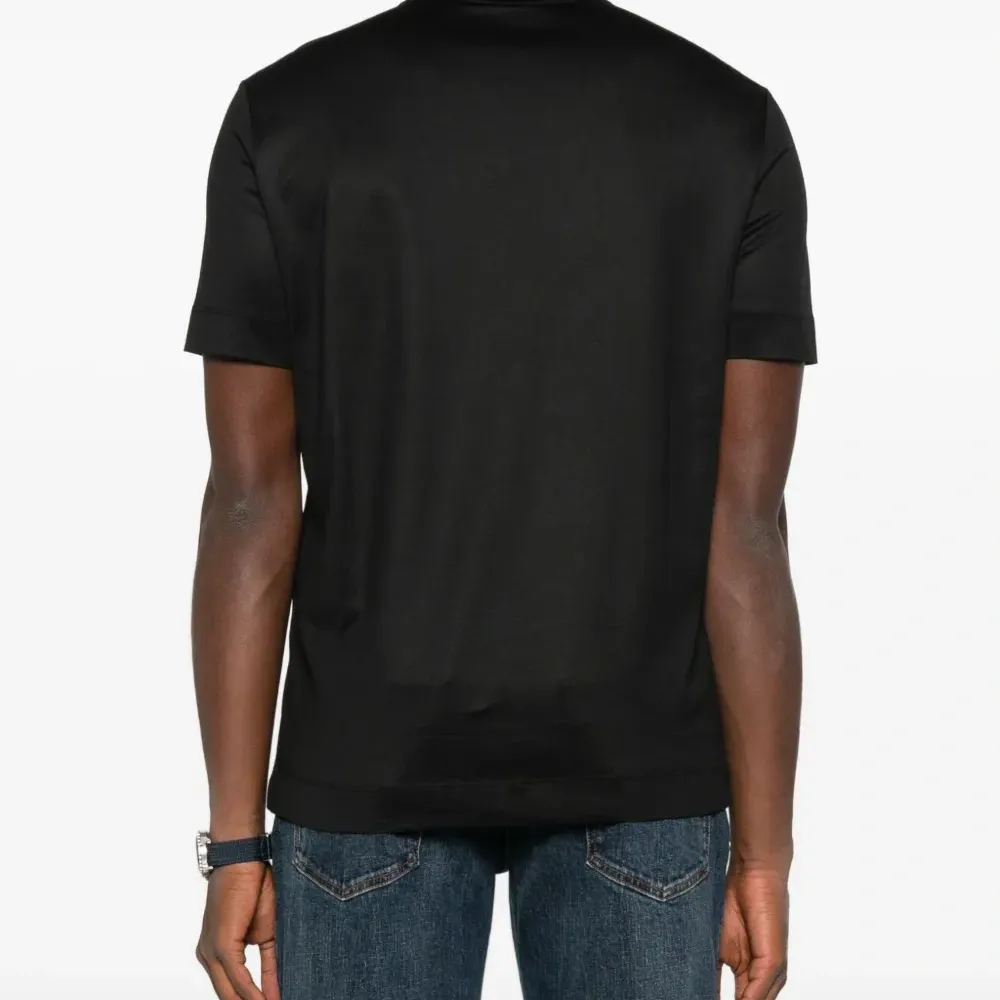 Футболка с логотипом