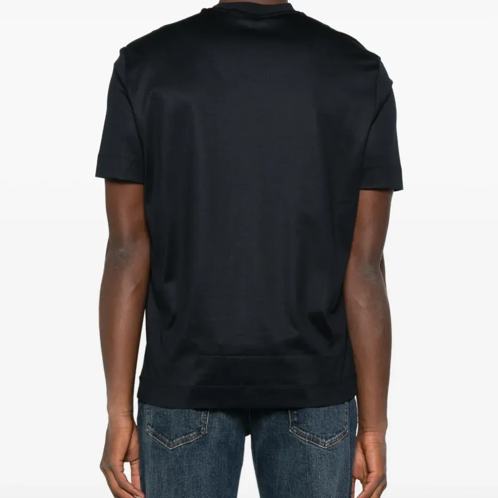 Футболка с логотипом