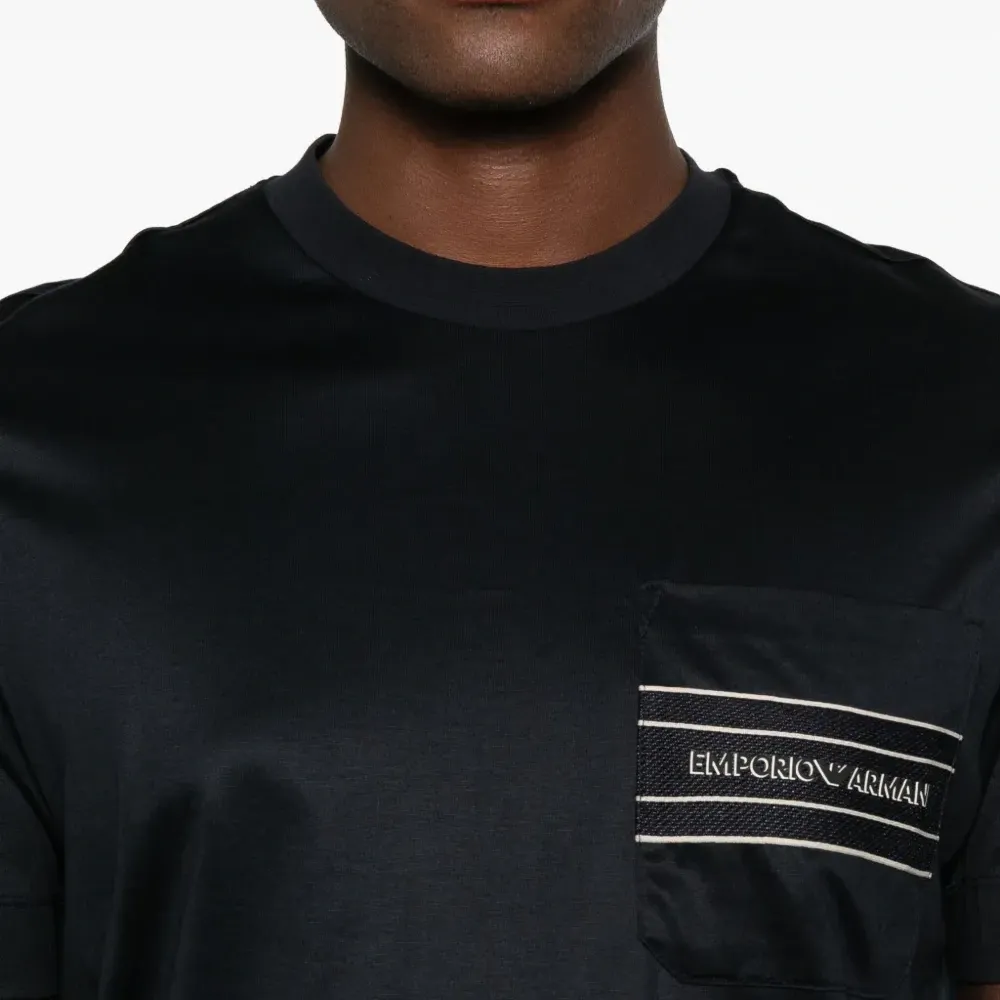 Футболка с логотипом