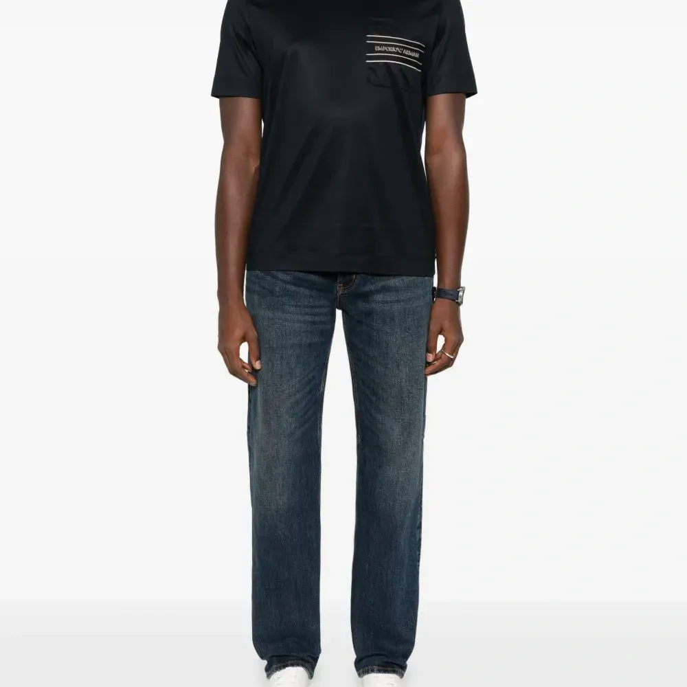 Футболка с логотипом