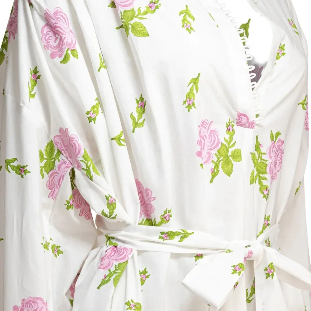 Платье с поясом и цветочным принтом