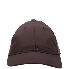 Бейсболка с прямым козырьком