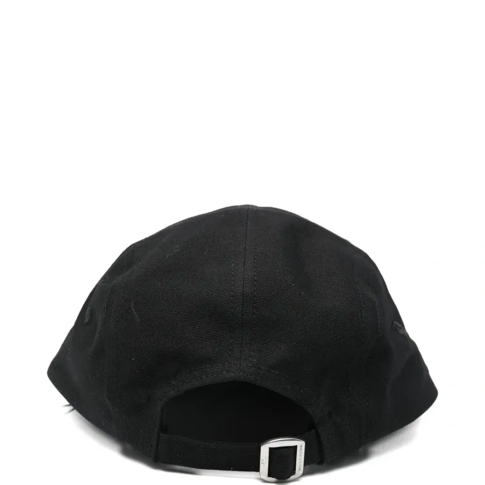 Бейсболка с вышитым логотипом