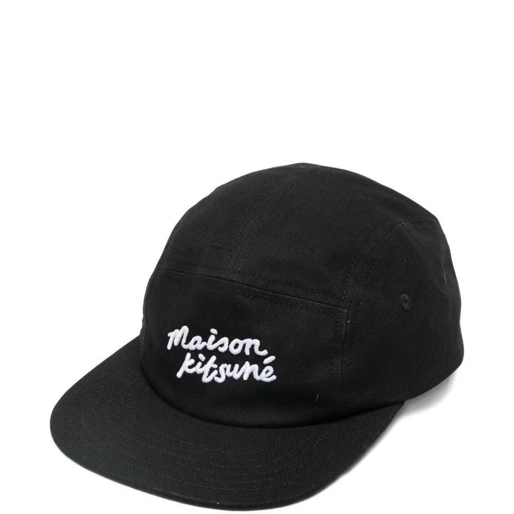 Бейсболка с вышитым логотипом