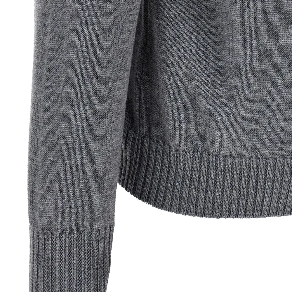 Джемпер с длинными рукавами и круглым вырезом