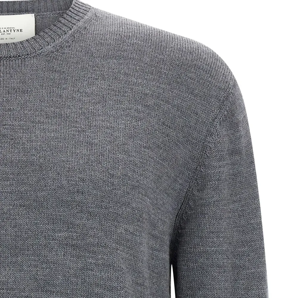 Джемпер с длинными рукавами и круглым вырезом