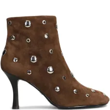 Сапоги на каблуке с заклёпками