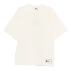 Футболка с нашивкой-логотипом