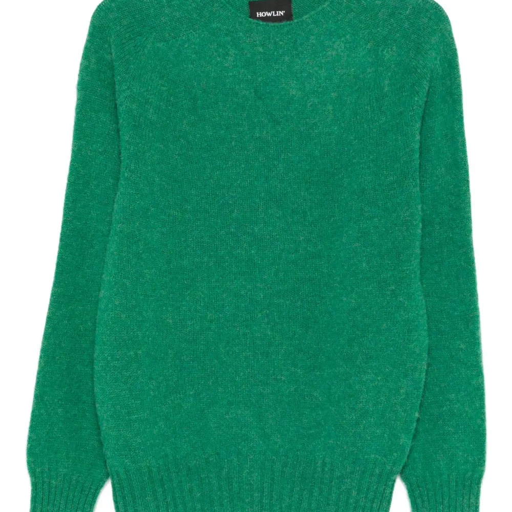 Свитер с круглым вырезом