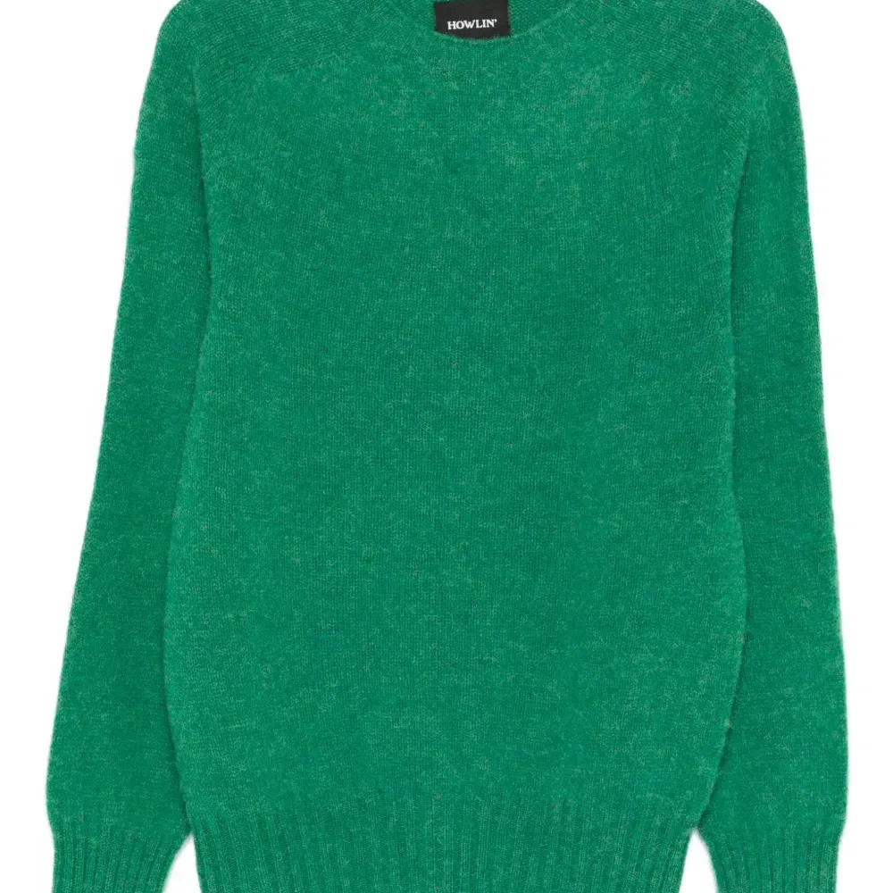 Свитер с круглым вырезом