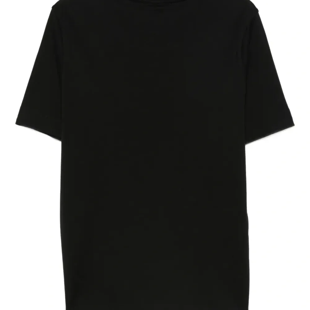 Футболка с круглым вырезом