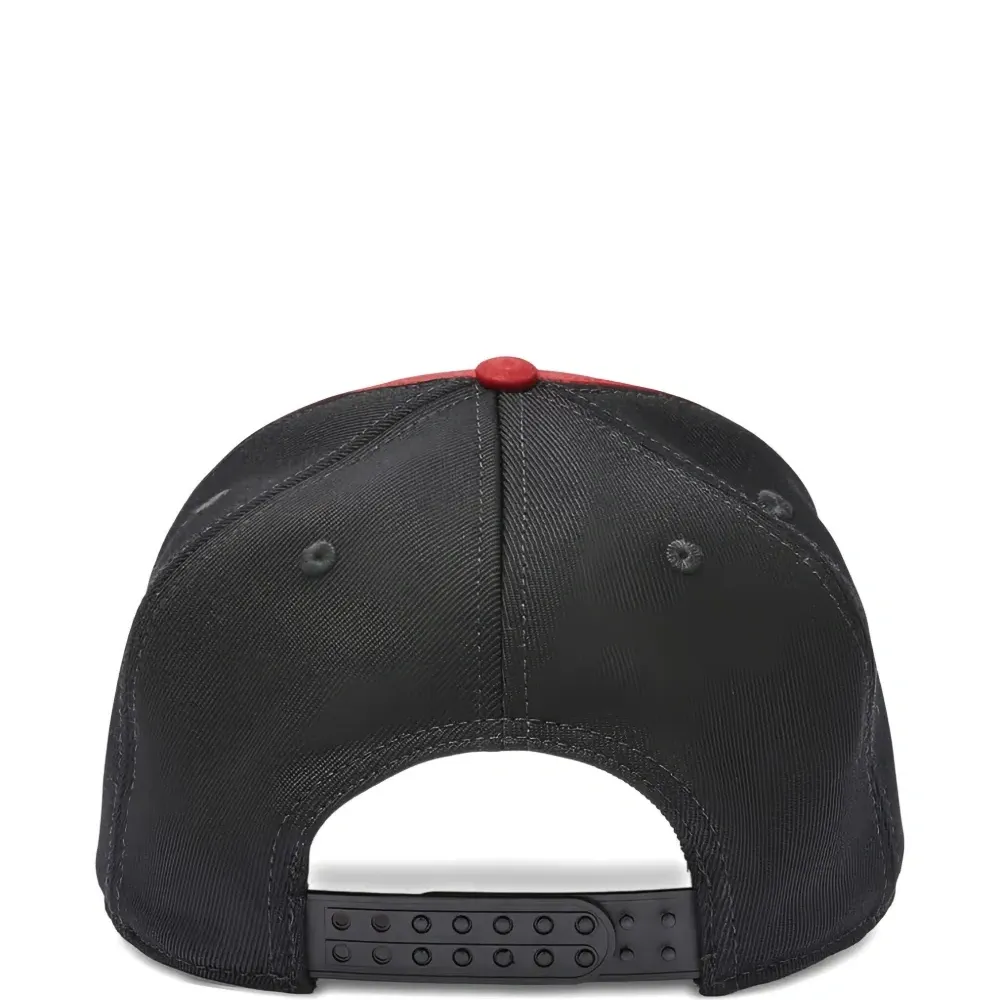 Бейсболка с вышитым логотипом