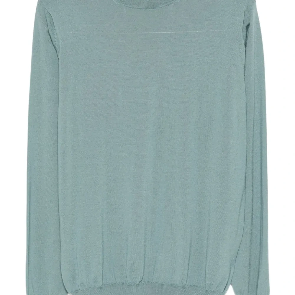 Свитер с круглым вырезом