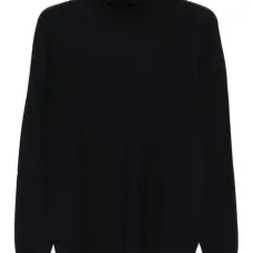 Свитер с воротником-гольф