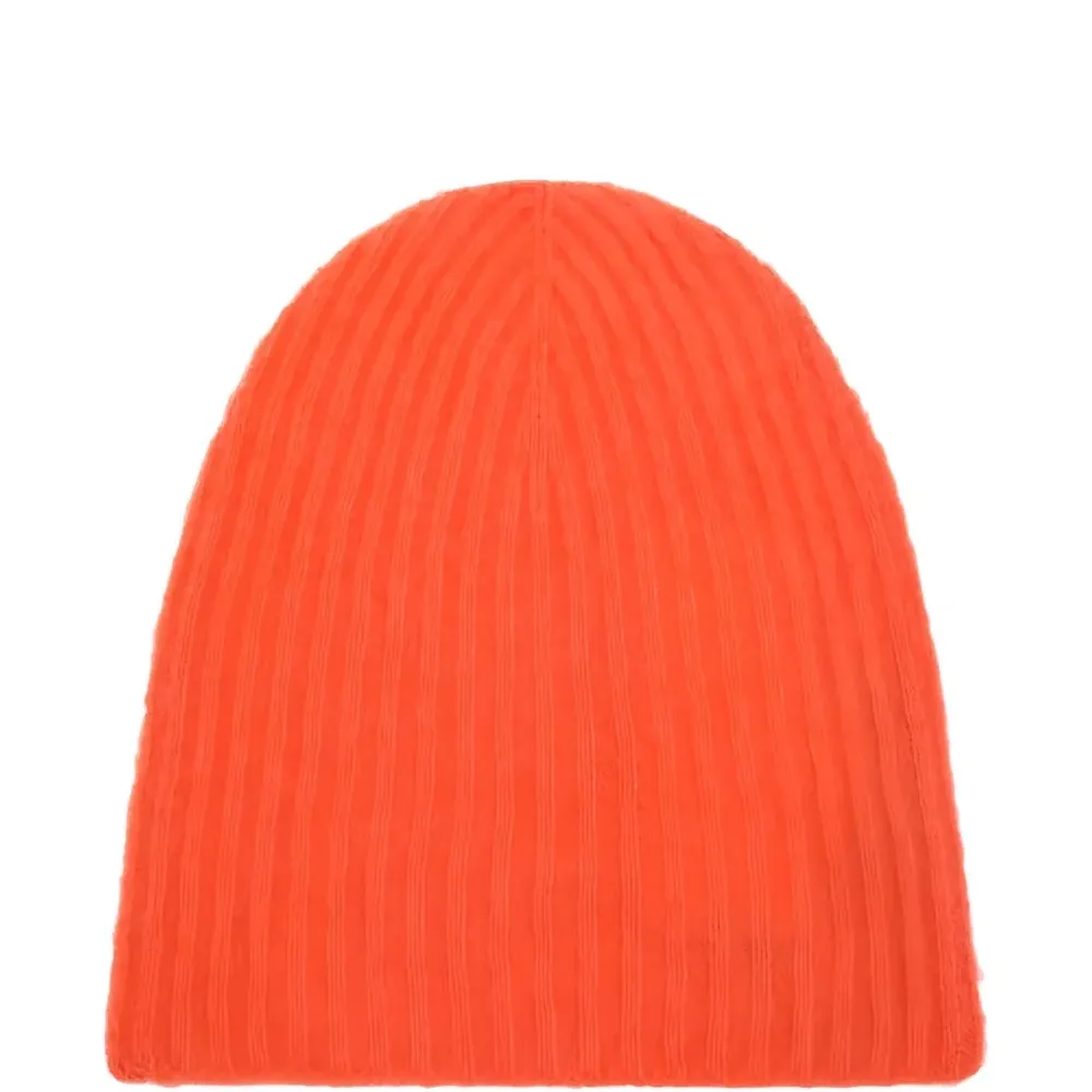 Вязаная шапка резинкой