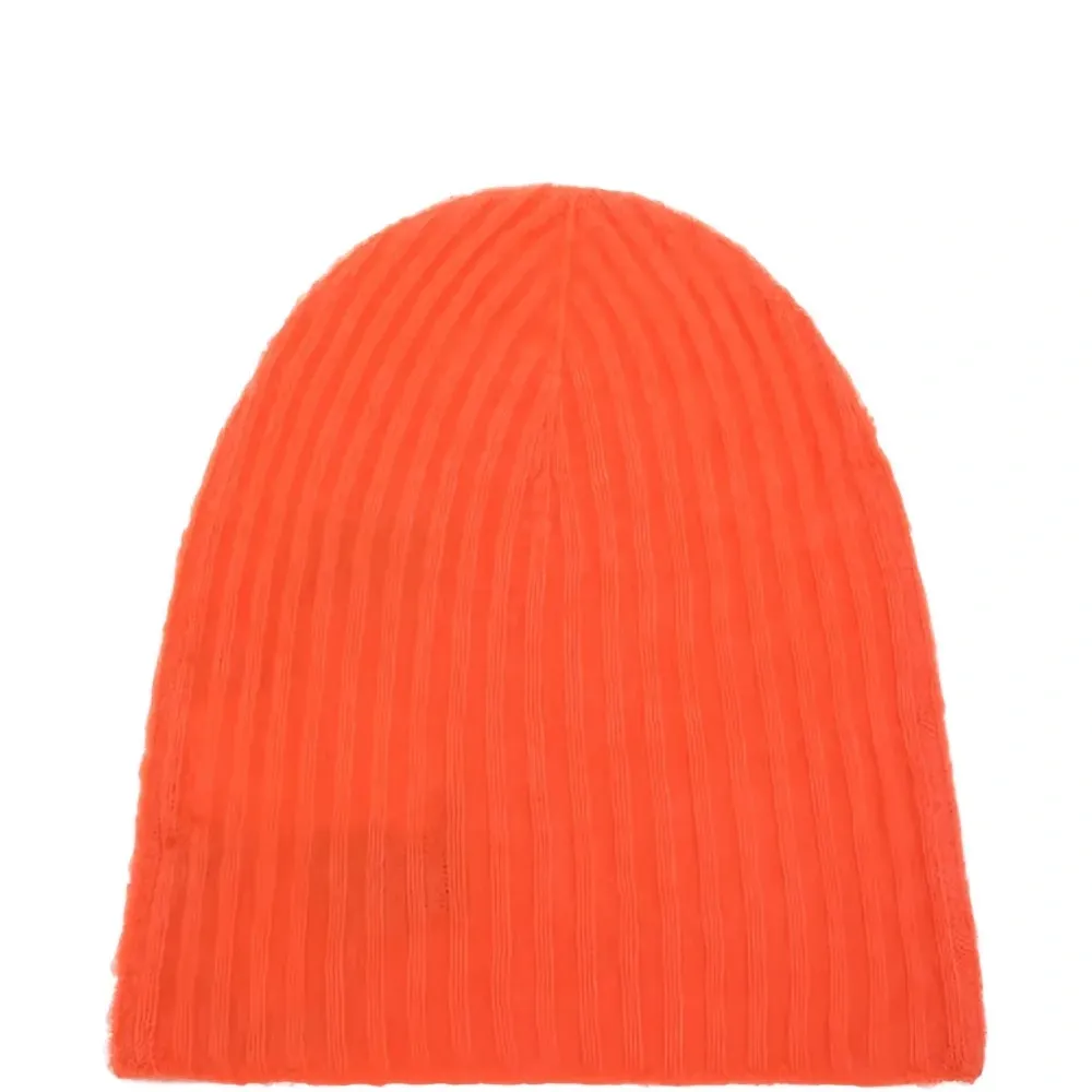 Вязаная шапка резинкой