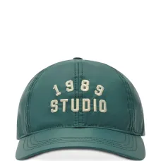 Бейсболка с вышитым логотипом