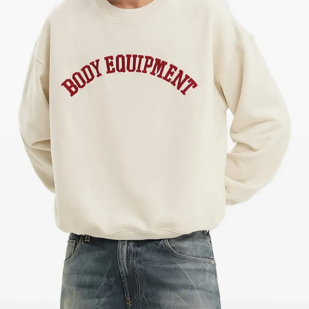 Свитшот с логотипом и круглым вырезом