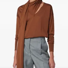 Блузка с V-образным вырезом