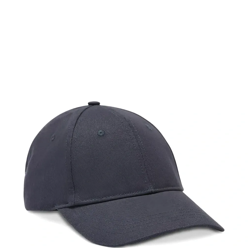 Бейсболка с вышитым логотипом