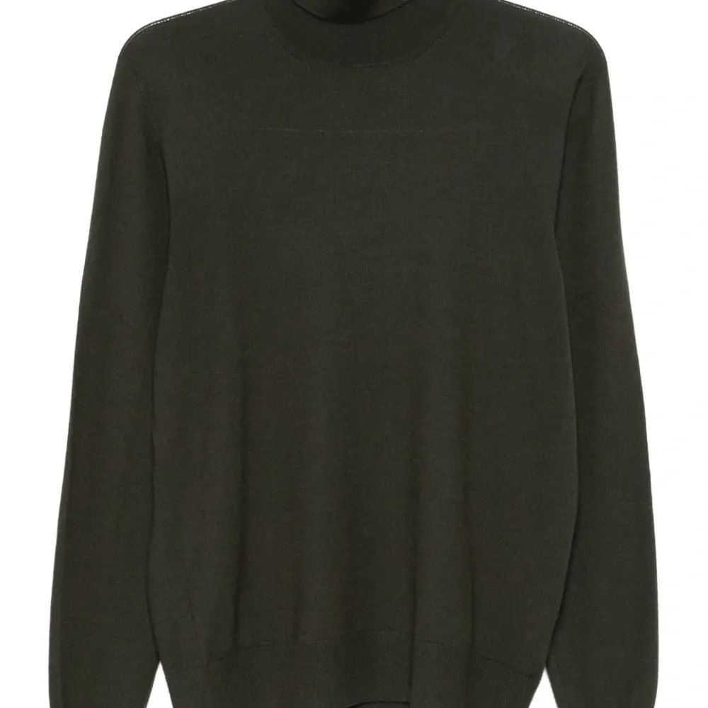 Свитер с воротником-стойкой