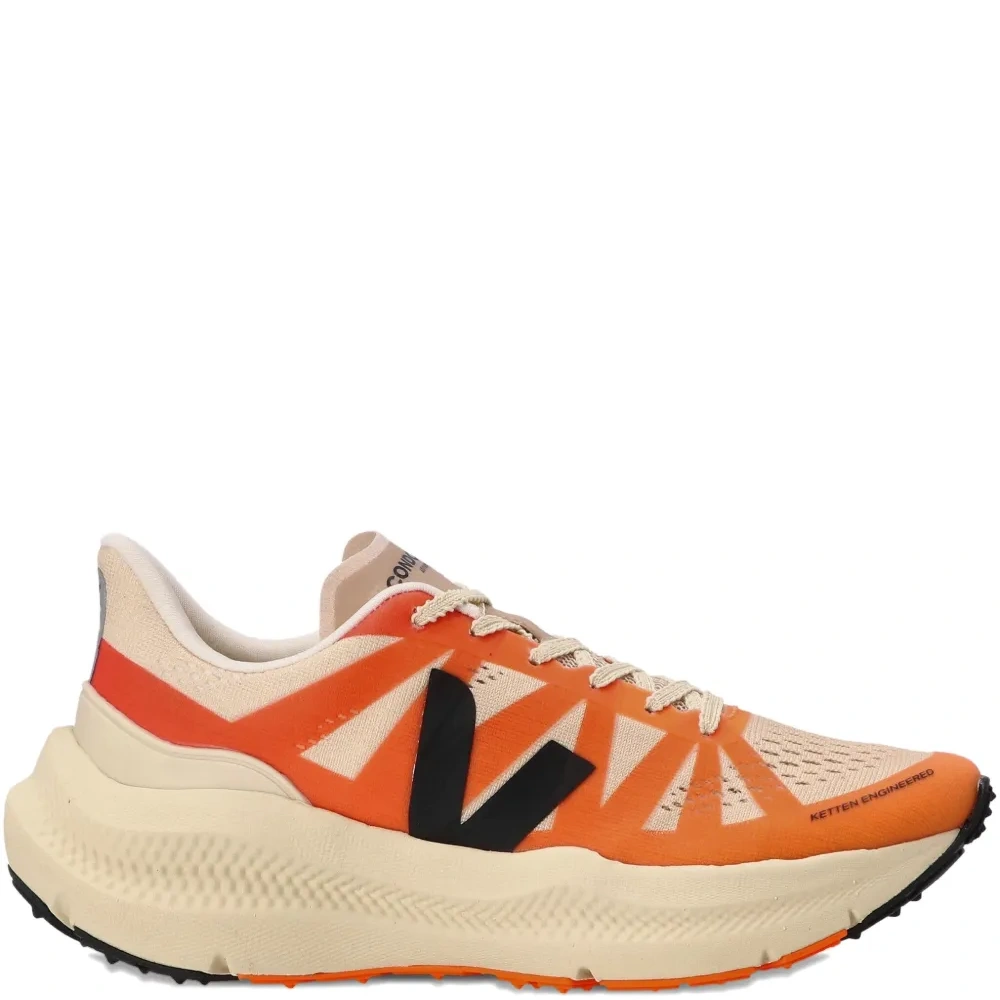 Кроссовки с логотипом