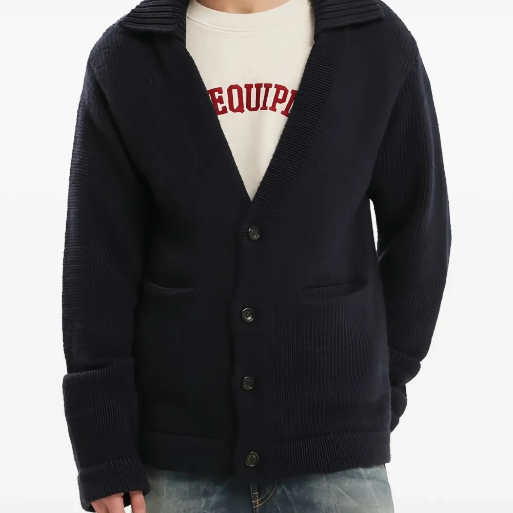 Кардиган с V-образным вырезом и карманами