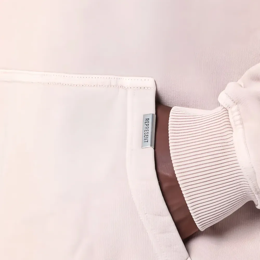 Худи с карманом-муфтой