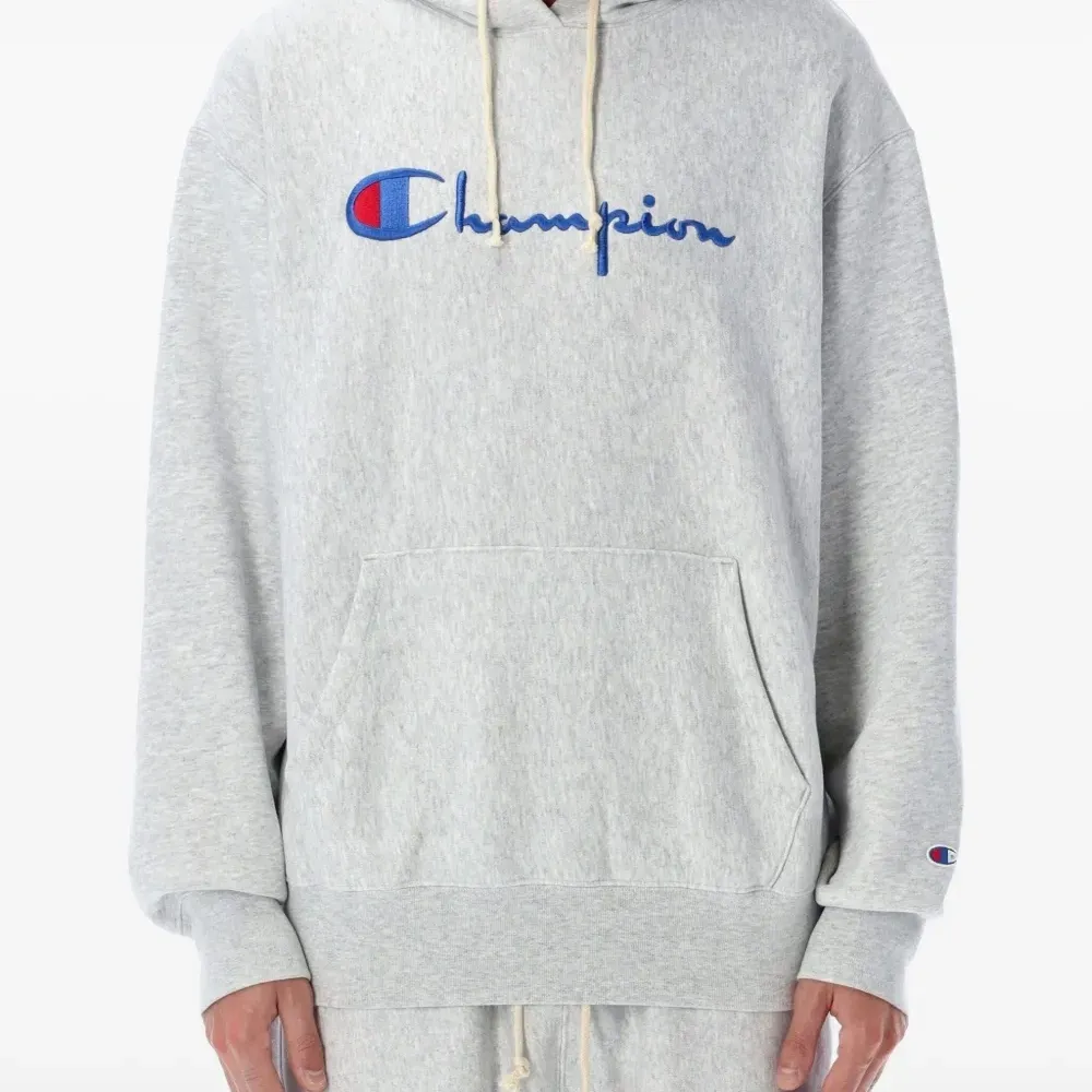 Худи с вышитым логотипом