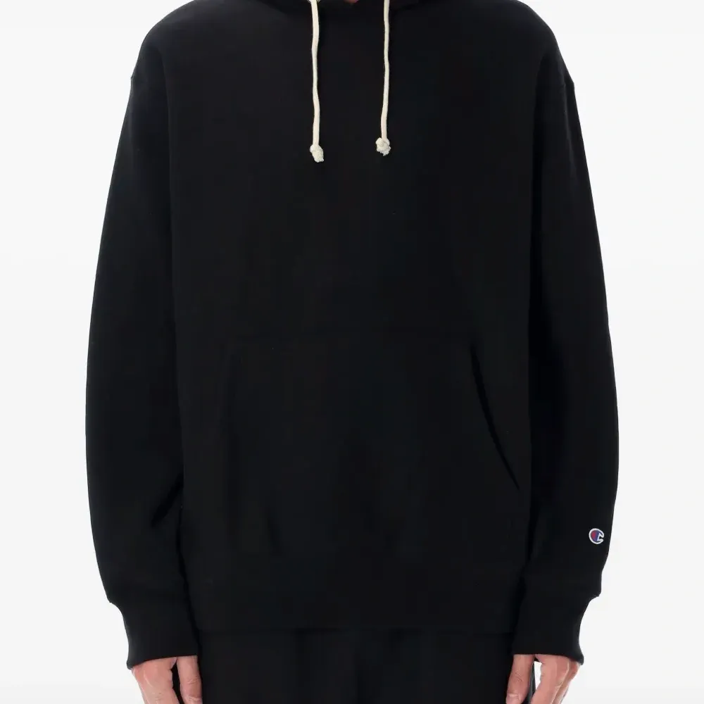 Худи с нашивкой-логотипом