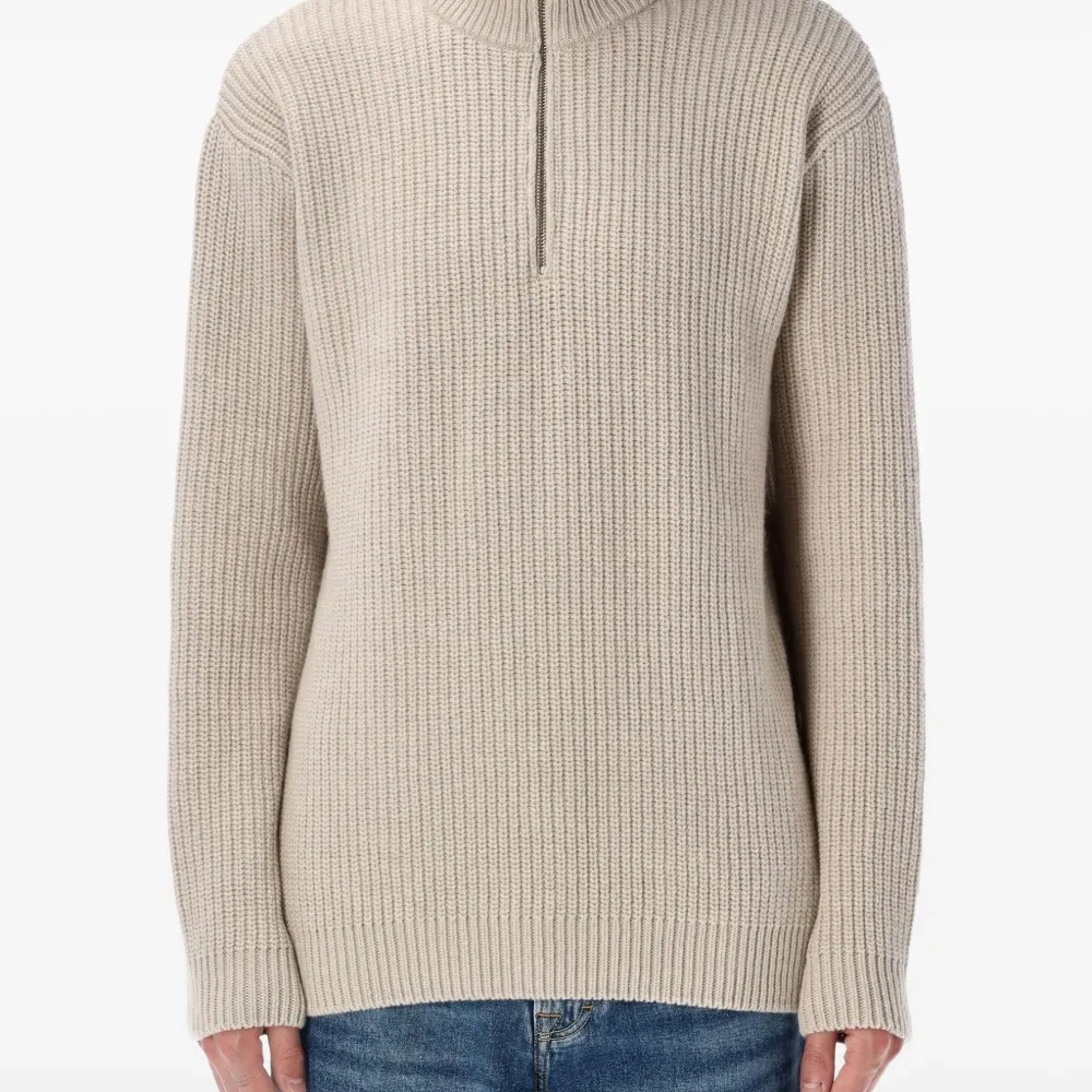 Свитер в рубчик с воротником на молнии