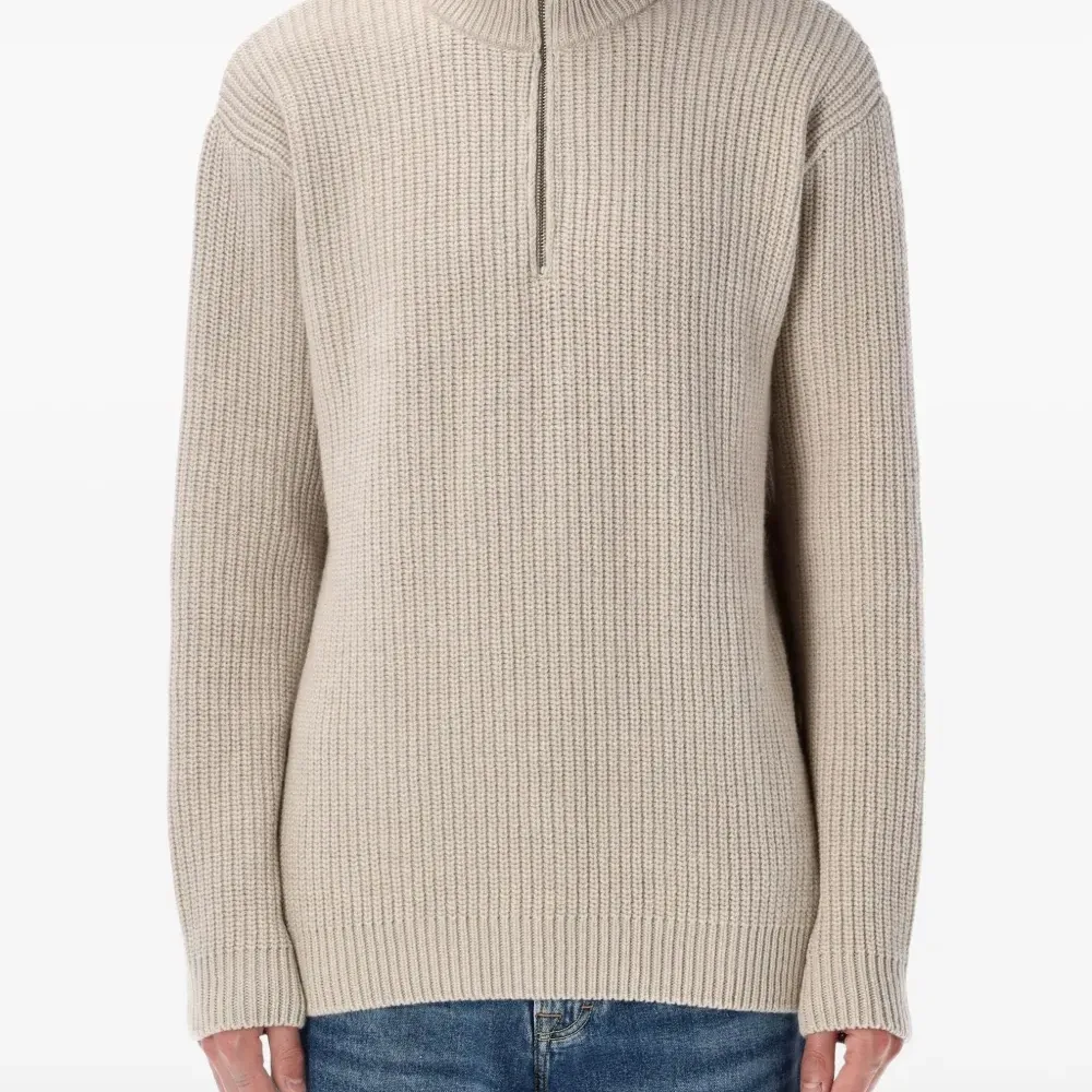 Свитер в рубчик с воротником на молнии