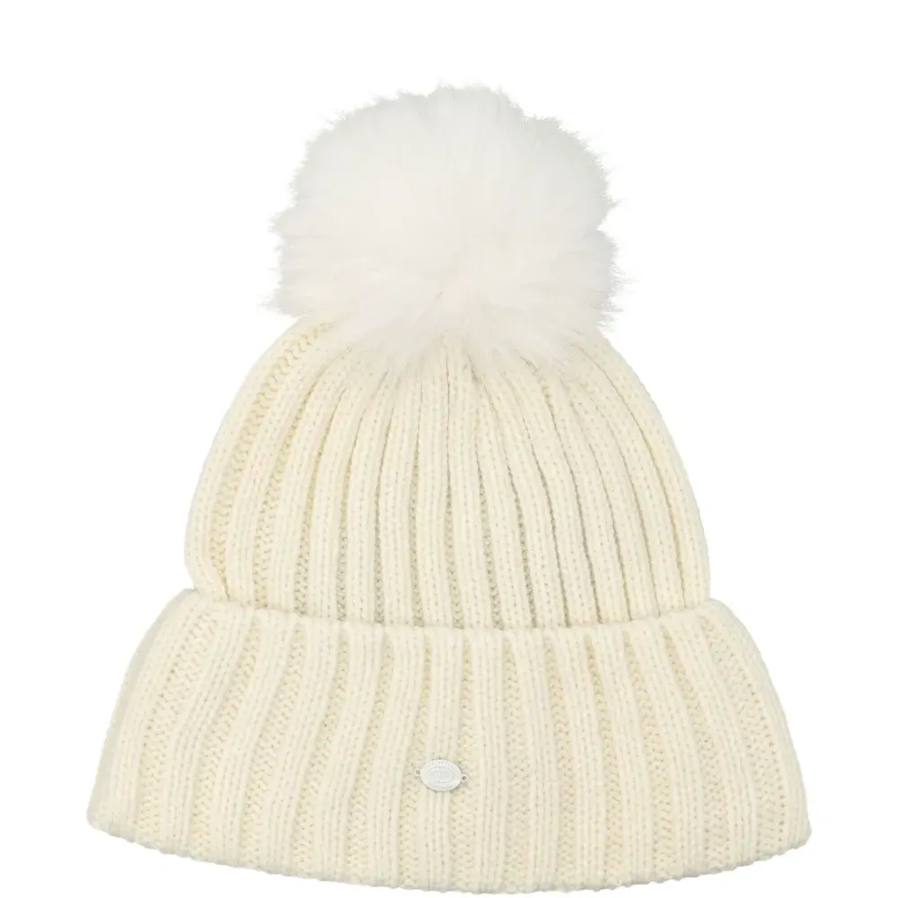 Вязаная шапка с помпоном