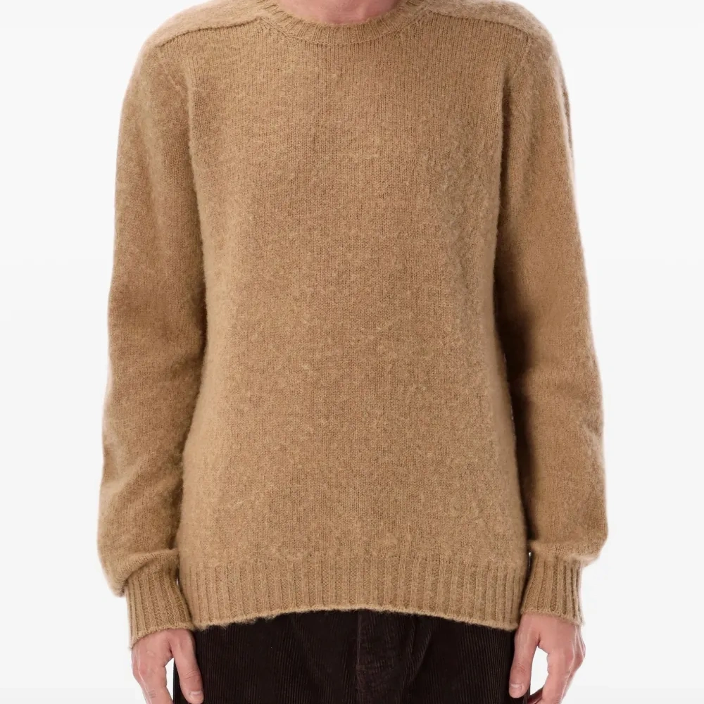 Джемпер с круглым вырезом и длинными рукавами