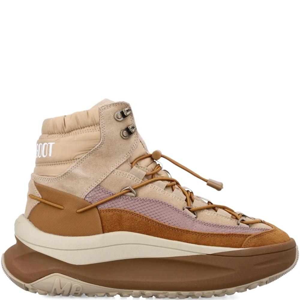 Кроссовки на шнуровке