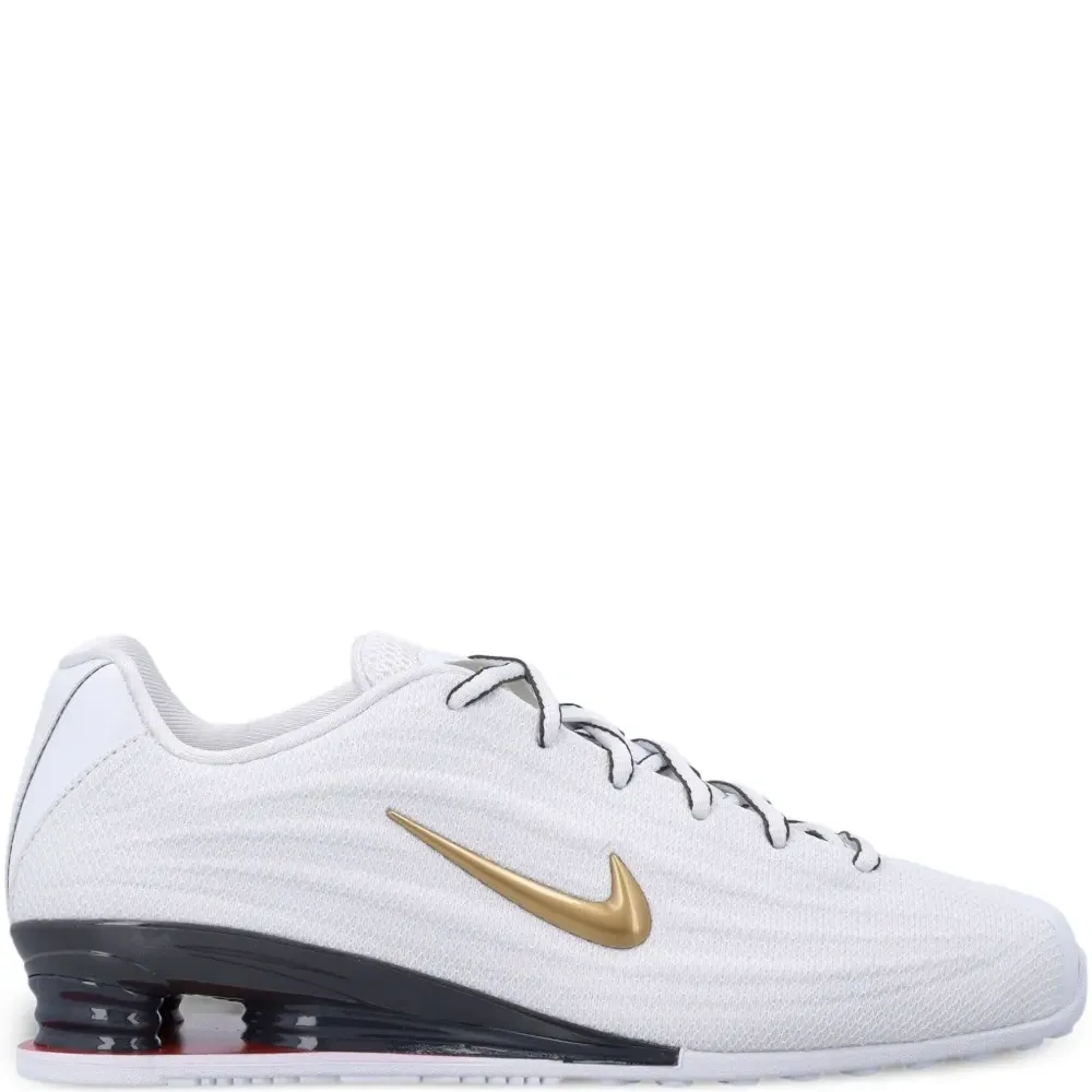 Кроссовки с логотипом