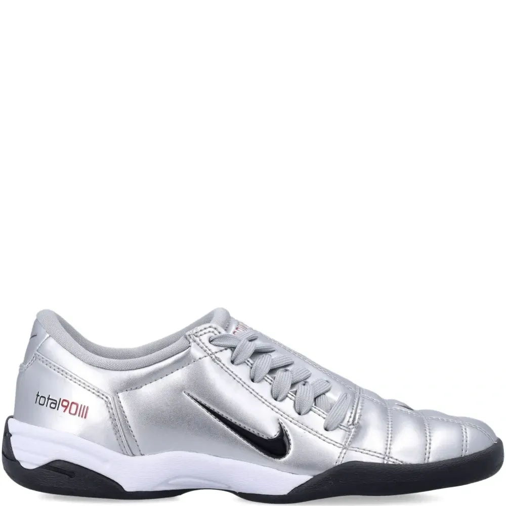 Стеганые кроссовки Total 90 на шнуровке