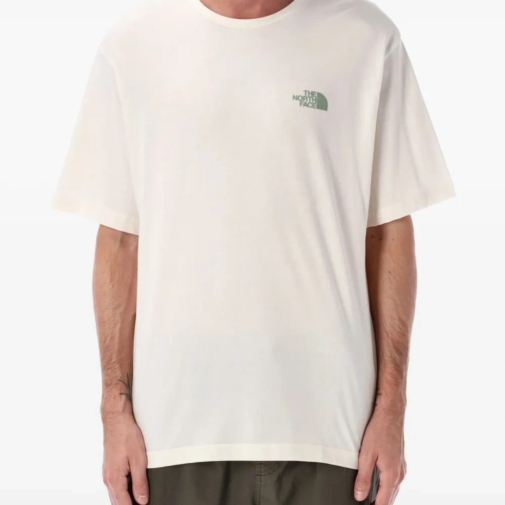 Футболка с логотипом