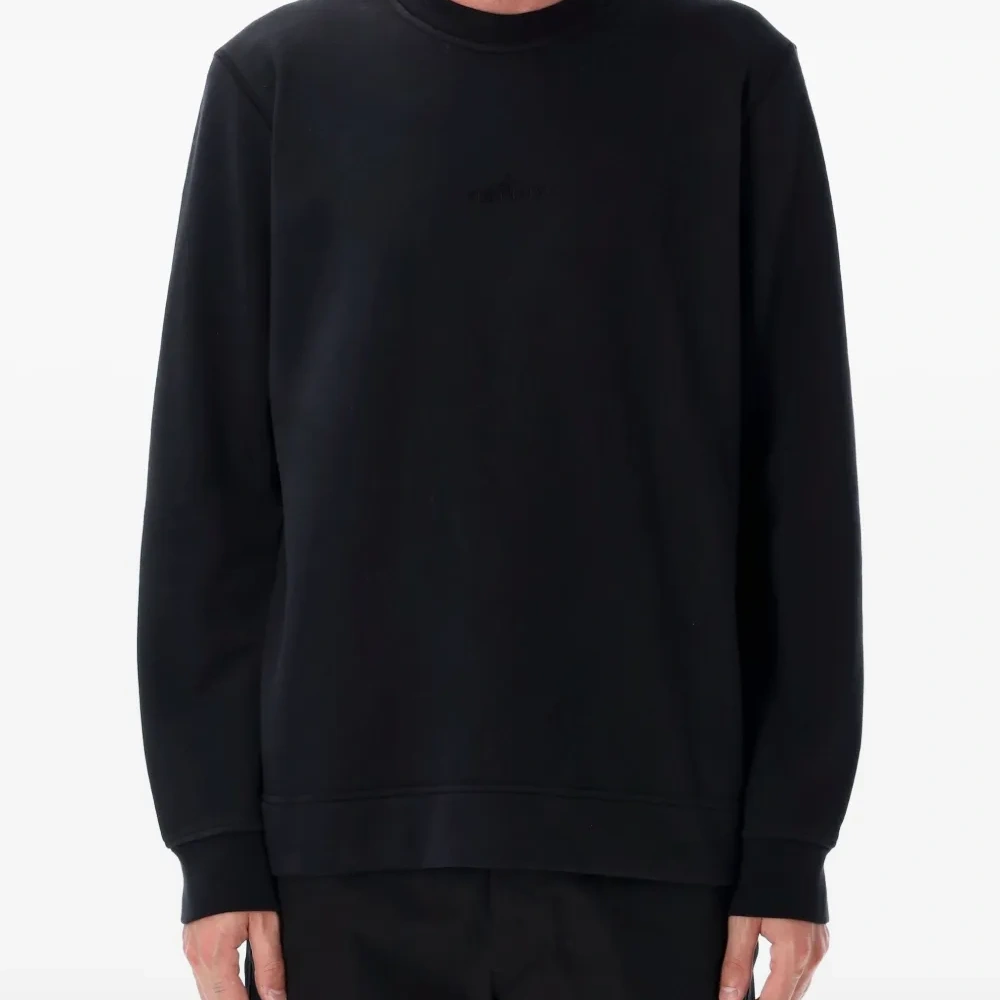 Свитшот с вышивкой