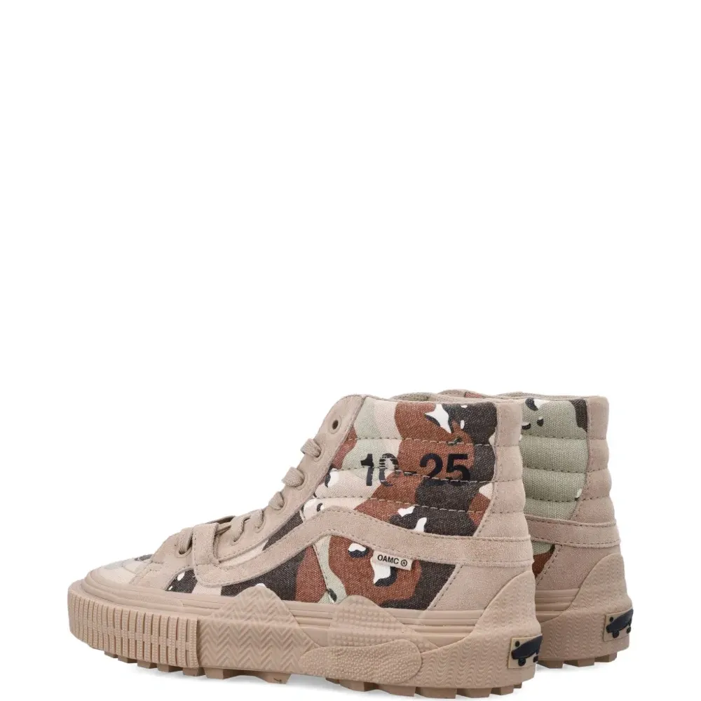 Кроссовки Sk8-Hi GL Lug в камуфляжном цвете из коллаборации OTW by Vans x WTAPS x OAMC Кроссовки Sk8-Hi GL Lug в камуфляжном цвете из коллаборации OTW by Vans x WTAPS x OAMC