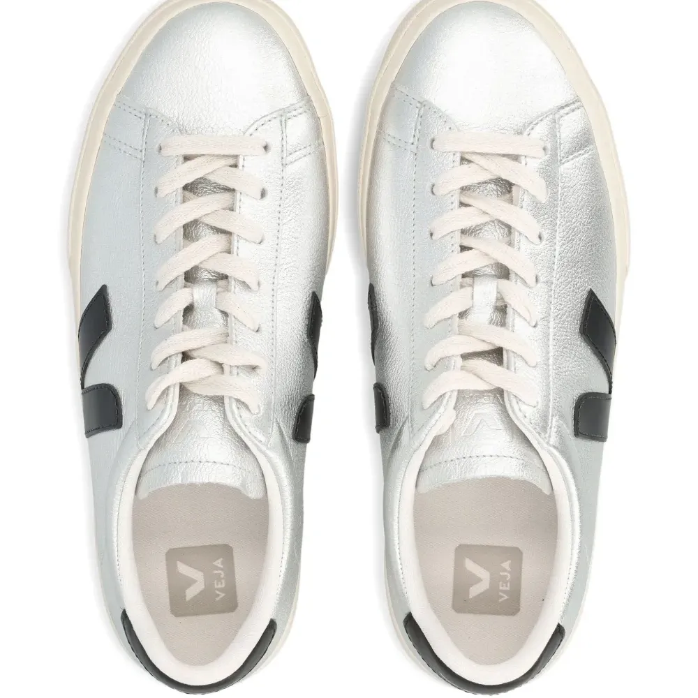 Кроссовки с логотипом