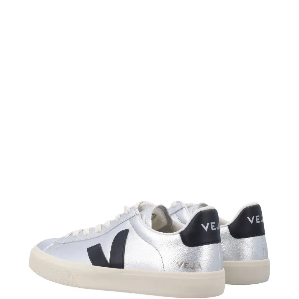 Кроссовки с логотипом