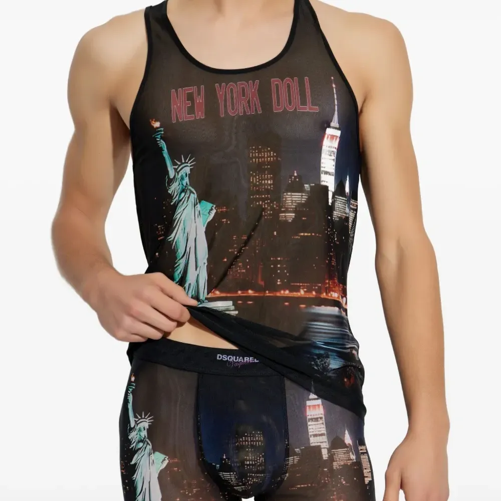 Топ с графичным принтом